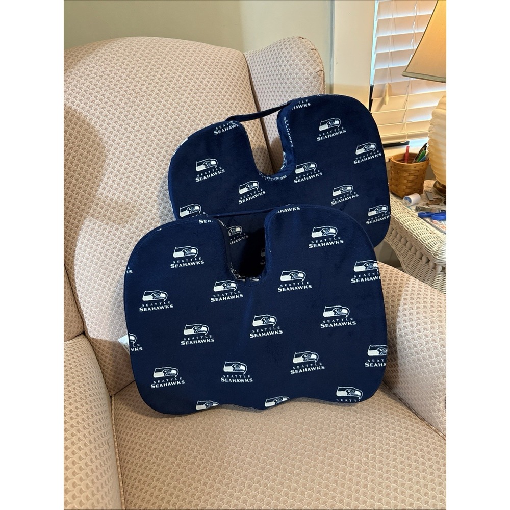 Seattle Seahawks Stadium Seat Cushions with Handles. 17.5X14X3" Removable Cover.